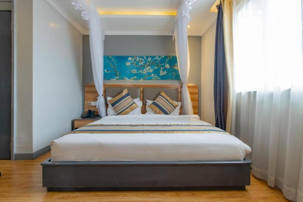 Raha Hotel & Suites Nairobi Dış mekan fotoğraf