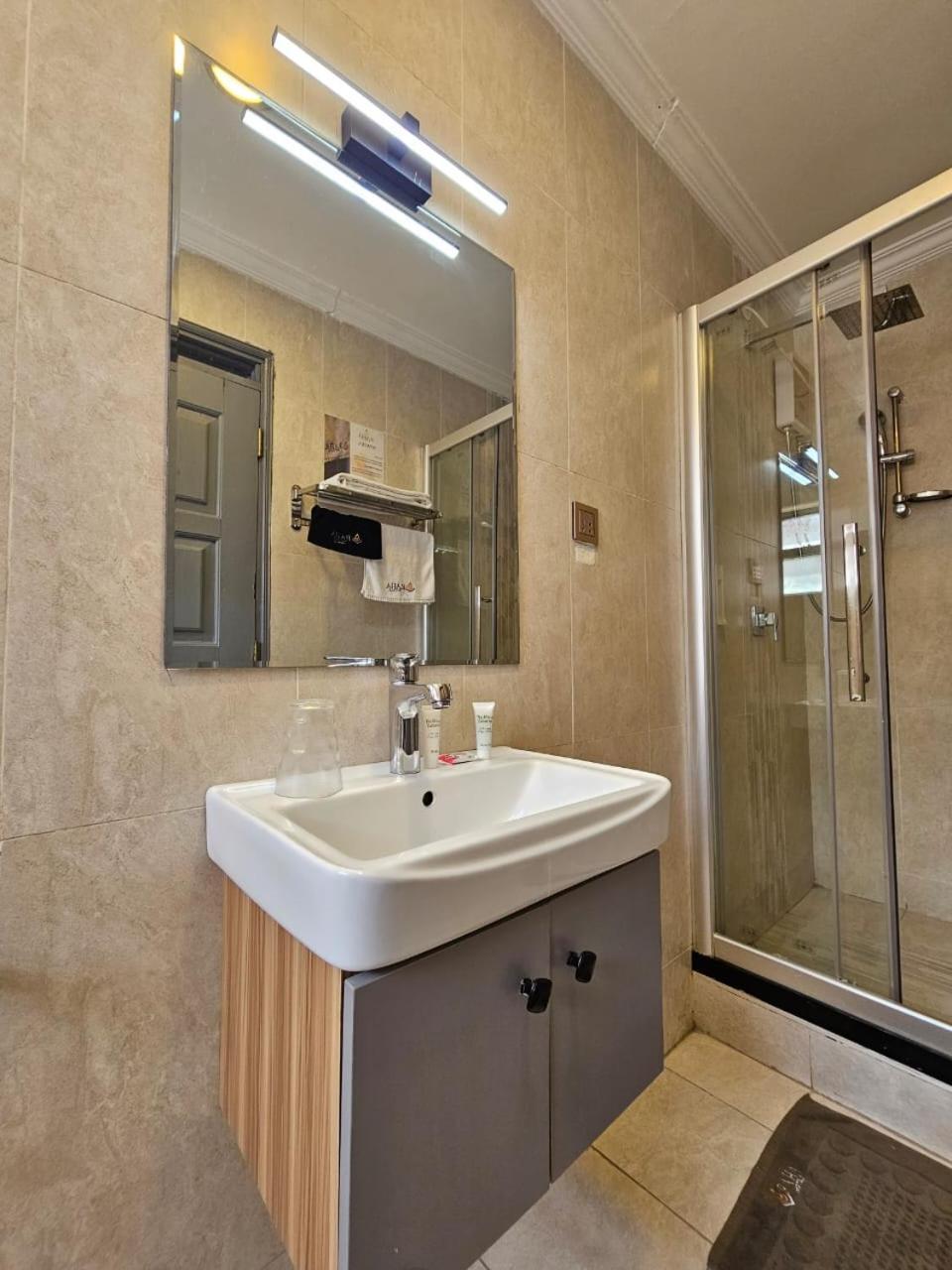 Raha Hotel & Suites Nairobi Dış mekan fotoğraf